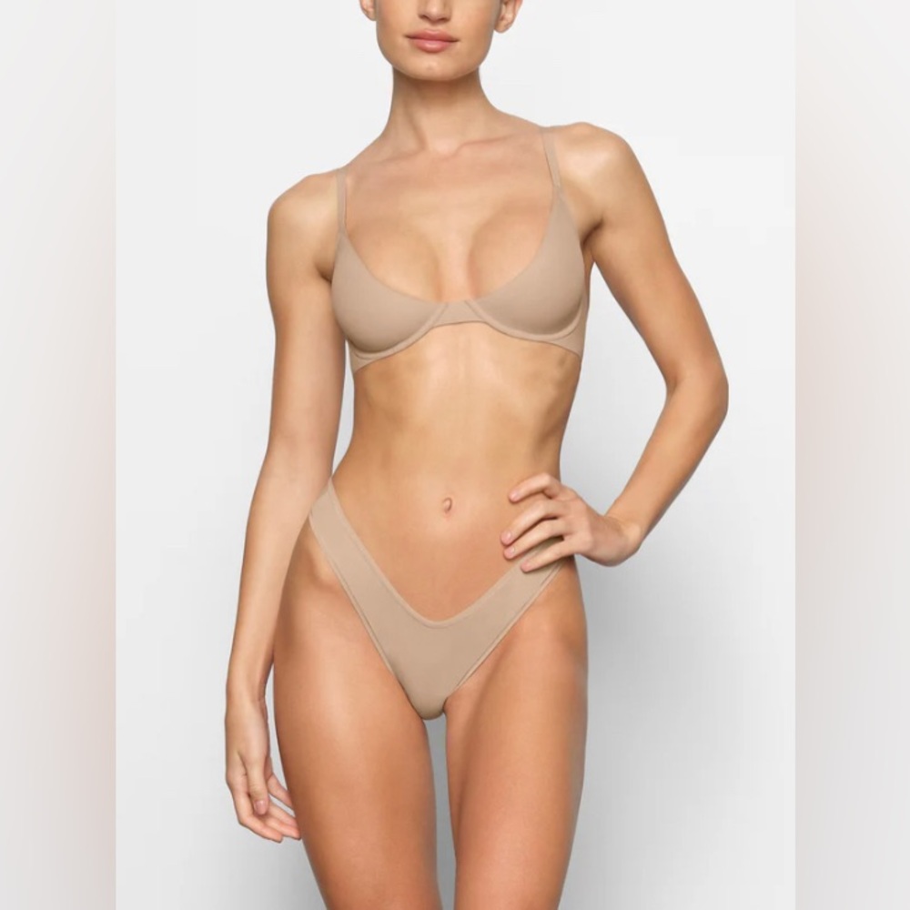 SKIMS Scoop Plunge Bra 32D NWT